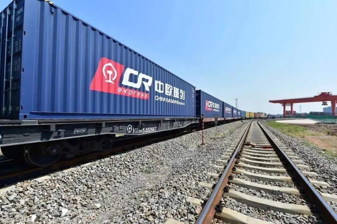 中吉乌铁路物流新通道全面贯通：中欧班列领航者号开启中亚贸易新纪元
